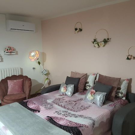 Shabby Chic Rooms Con Cucina E Giardino Privato Pomarico Exterior foto