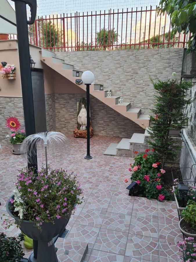 Shabby Chic Rooms Con Cucina E Giardino Privato Pomarico Exterior foto